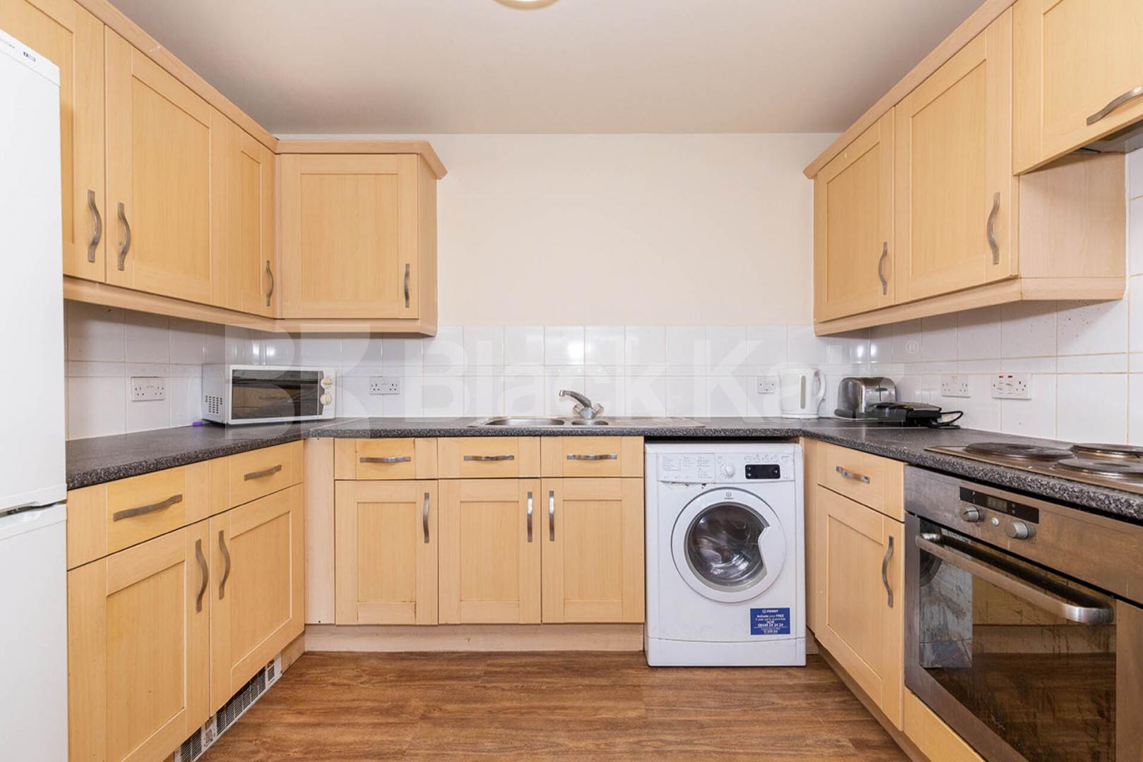Large 1 bedroom property short walk to Bounds Green Station Cline Road, Bounds Green